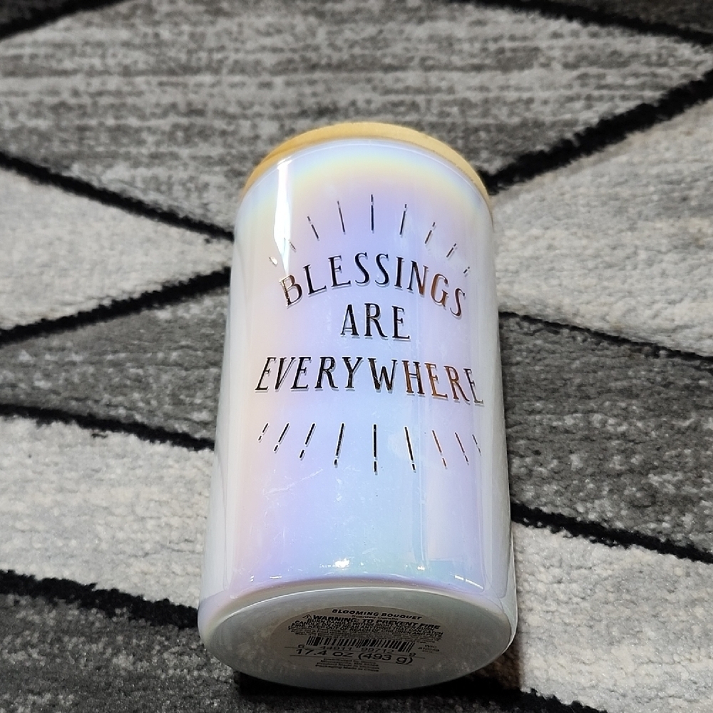 BLOOMING BOUQUET IRIDESCENT "BLESSINGS ARE EVERYWHERE" CANDLE
